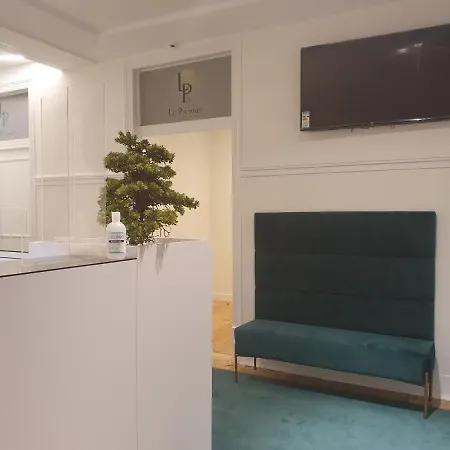 Le Premier Oda ve Kahvaltı