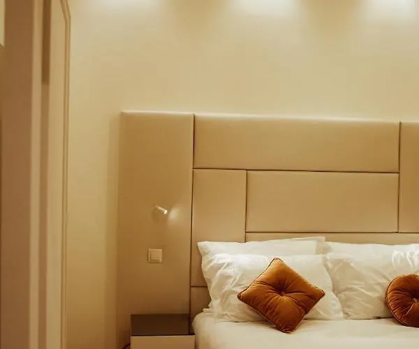 Le Premier Bed and Breakfast 3*